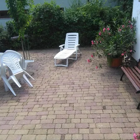 Nyaraló Balatoni Nyaraló Kerttel és Udvarral *