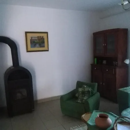 Balatoni Nyaraló Kerttel és Udvarral * Siófok